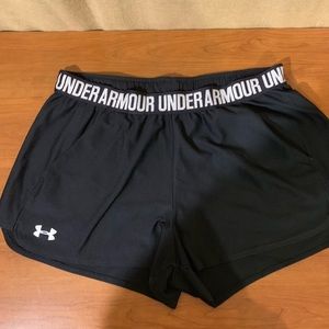euc black under armour shorts